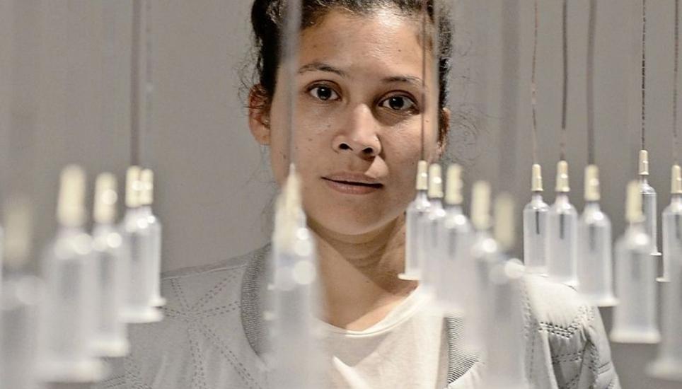 «92 Portraits»: Alexandra Meyer zapfte 92 Künstlern Blut ab und stellte es im Museum zu Allerheiligen aus. Bild: Selwyn Hoffmann