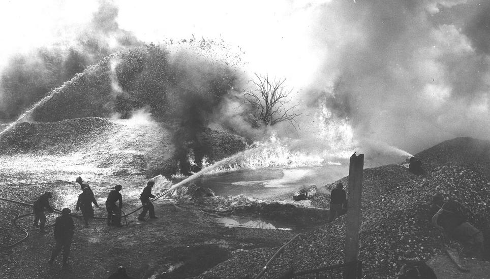 Die Schwarzweiss-Aufnahme dieser Übung im Jahr 1965 sieht eindrücklich aus.