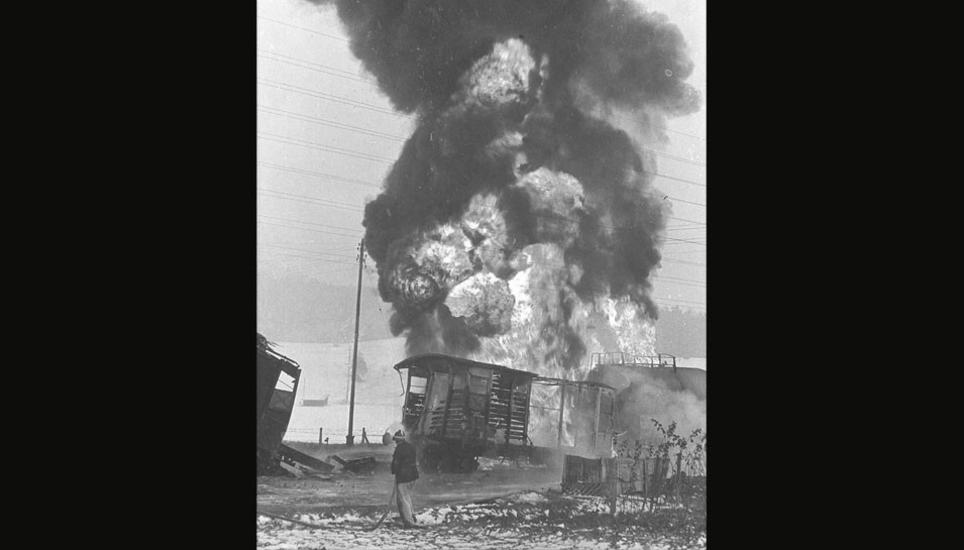 1962 brannte in Ramsen ein Zug lichterloh. Dabei enstand dieses eindrückliche Bild.