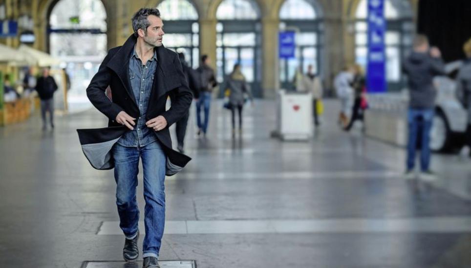 Immer in Bewegung, so hat es Martin Rapold gern. Hier eilt er durch die Halle des Zürcher Hauptbahnhofs.