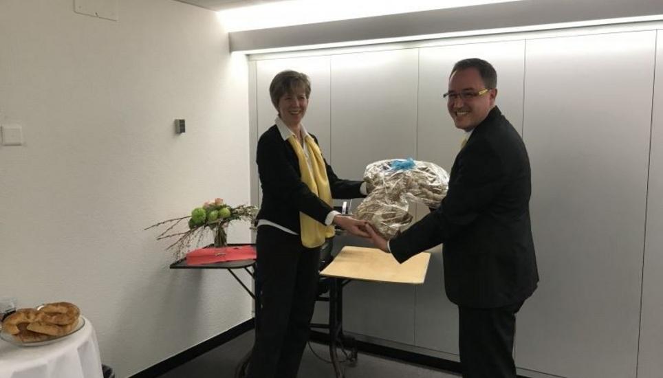 Links ist Brigitte Niedermann und rechts Daniel Ostertag. Bild: Radio Munot