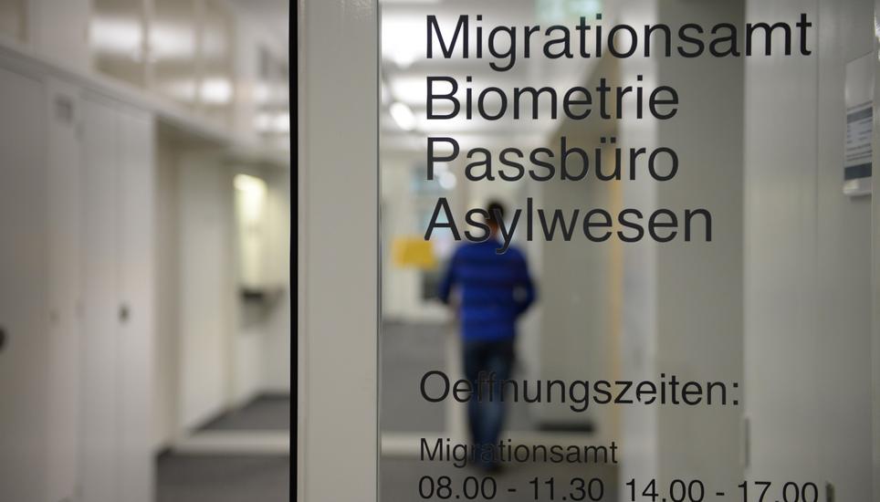 Je mehr Rechte Ausländerinnen und Ausländer erhalten, desto höher soll die Eigeninitiative sein. Bild: Selwyn Hoffmann