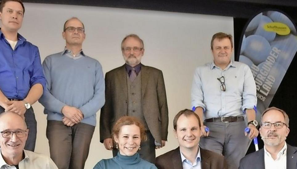Die Referenten: (hinten v. l.): Martin Beugger, Fleischli AG, Christian Penet, Grunderco; Rüdiger Steck und Christian Häberli, Weinkellerei Rahm. (Vorn v. l.): Winzer Thomas Stamm; Ildikó Buchner, Weinregion Bodensee; Markus Leumann, Rebbaukommissär und Beat Hedinger. Bild: Thomas Güntert