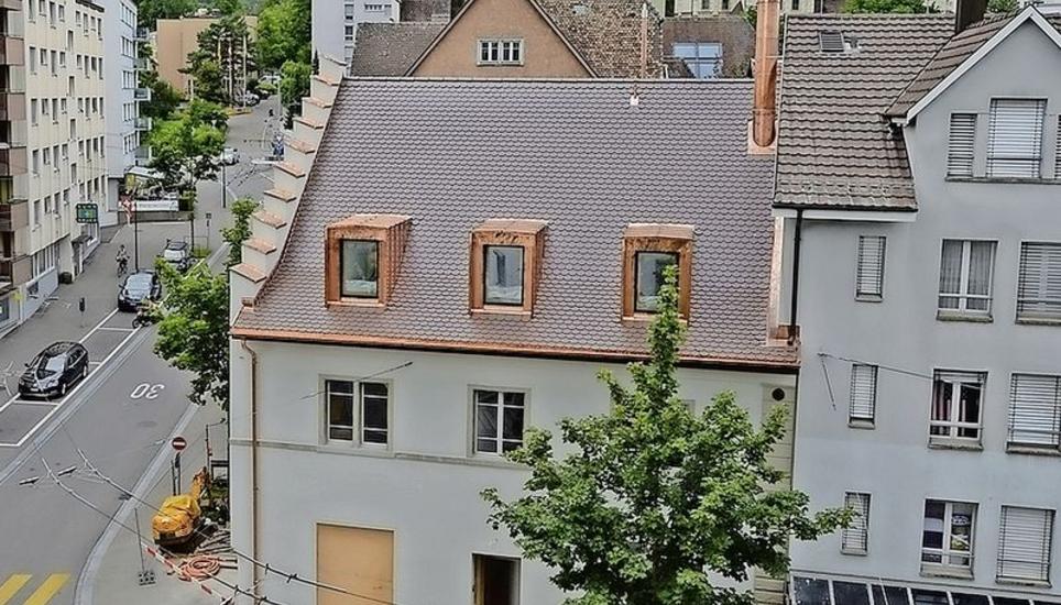 Zum Beispiel das Chübelimoserhaus in Neuhausen am Rheinfall: Mitte 2016 wurde das kommunale Schutzobjekt nach denkmalpflegerischen Grundsätzen restauriert. Die Beratung der kantonalen Fachstelle war damals kostenlos. BILD SELWYN HOFFMANN