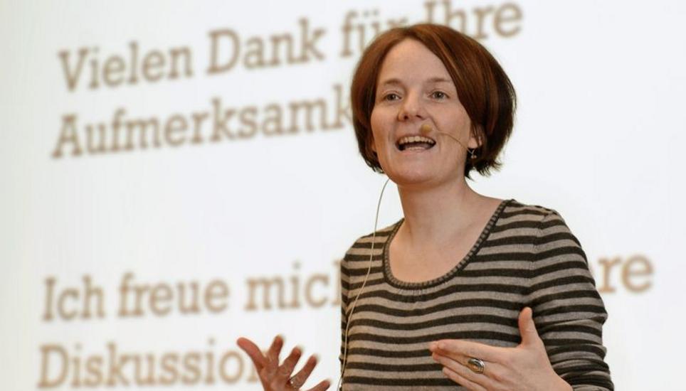 Francesca Falk referierte über den Einfluss der Migrantinnen auf die Gesellschaft. Bild: Selwyn Hoffmann