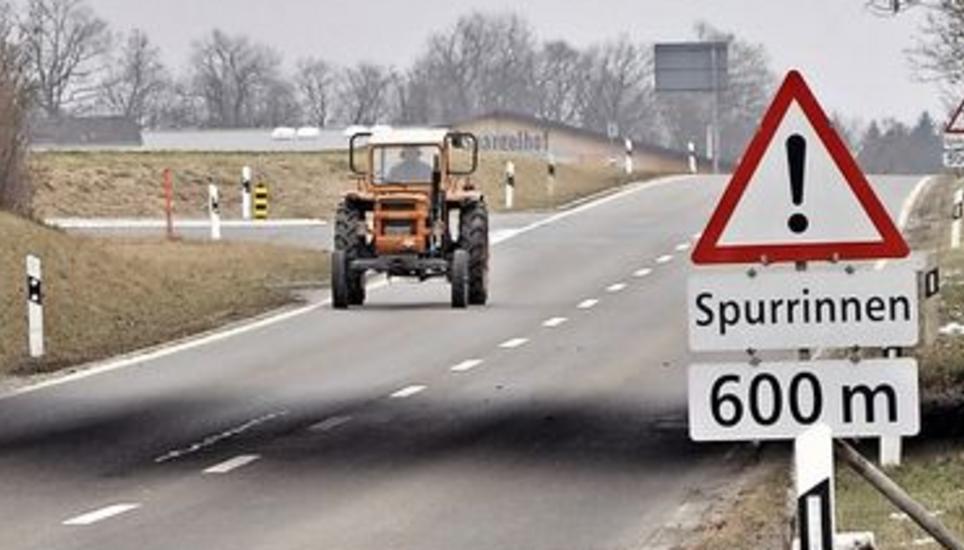 Mit der Sanierung dieser Strasse soll im Frühling begonnen werden. Bild: Alfred Wüger
