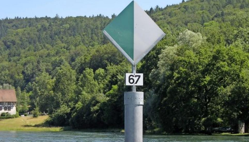 Der Schwimmkörper der Wiffe 67 beim «Schupfen» wird nun abmontiert. Bild: Zvg