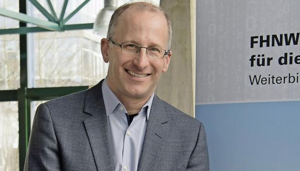 Marc K. Peter von der Hochschule für Wirtschaft in Olten beschäftigt sich seit Jahren mit der Digitalisierung. Bild: Jeanette Vogel