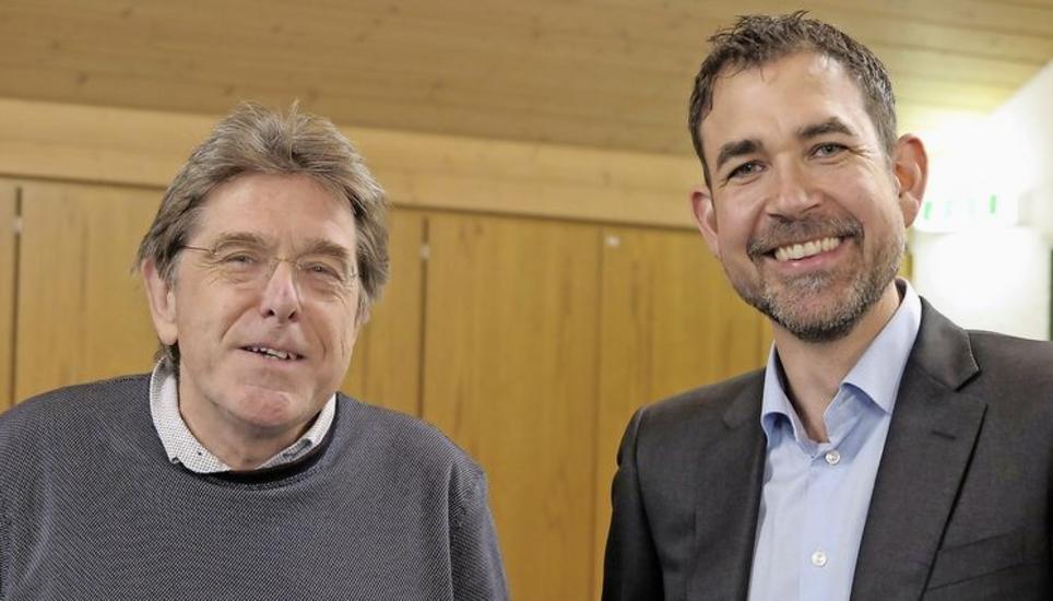 Informierten über Wohnen im Alter: (v. l.): Markus Käser, designierter Präsident Wohnbaugenossenschaft Stetten, und Gemeinderat Michael Meier. Bild: Rolf Hauser