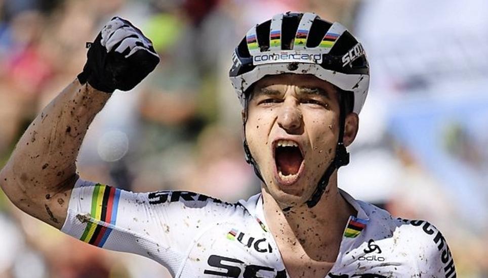 Nino Schurter will auch in dieser Saison möglichst oft jubeln. Bild: Key