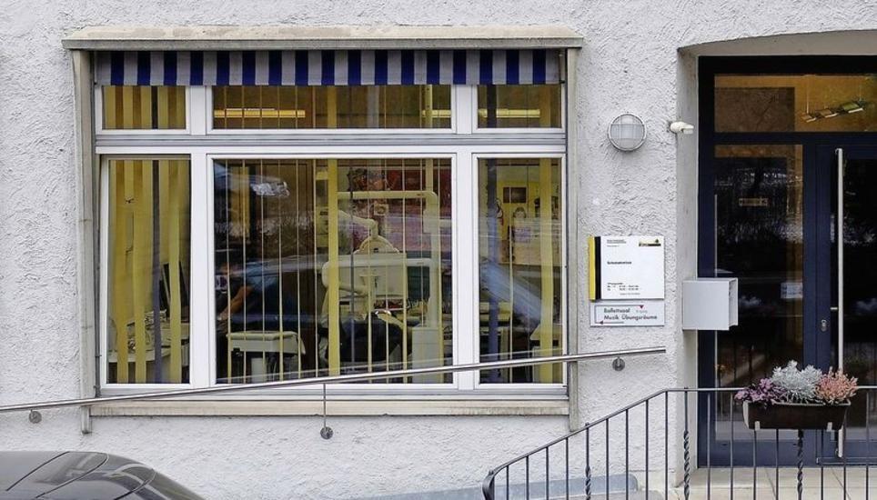 Im Fall der Schulzahnklinik wurden weitere Details bekannt. Bild: Eric Bührer