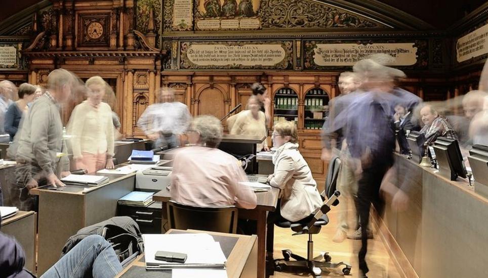 Wie im Kantonsrat wird auch im Grossen Stadtrat bald elektronisch abgestimmt. Bild: Selwyn Hoffmann