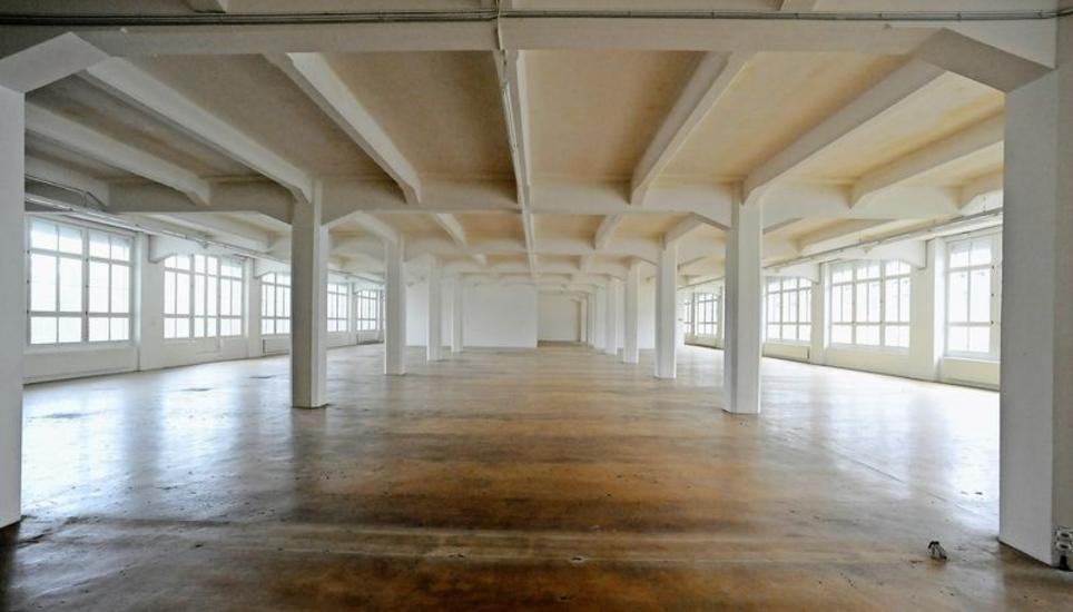 Noch stehen die Hallen im westlichen Teil der Kammgarn leer. Im April startet die Zwischennutzung, und bis 2023 soll das Areal neu entwickelt sein. Bild: Eric Bührer