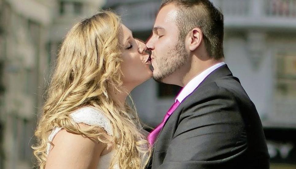 Nach dem Willen des Bundesrates soll sich Heiraten künftig auch steuerlich lohnen. Bild: Key