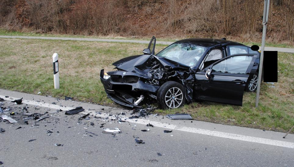 Am Karfreitag passierte der nächste schwere Unfall - auch Kinder waren involviert. Bild: SHPol