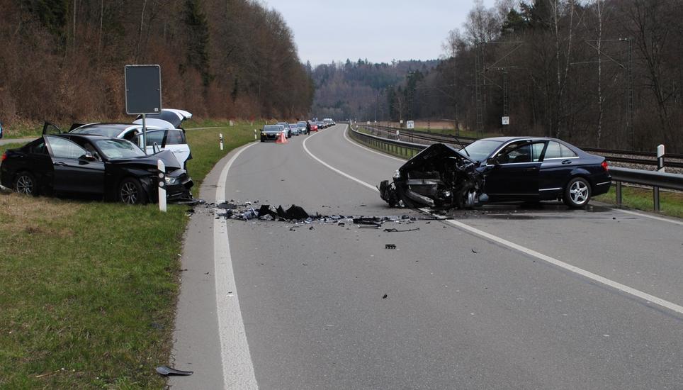 Am Karfreitag passierte der nächste schwere Unfall - auch Kinder waren involviert. Bild: SHPol