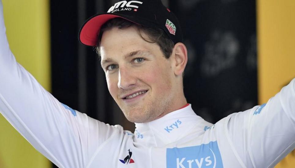 Stefan Küng im Trikot des besten Jungprofis an der Tour de France 2017. Bild: Key