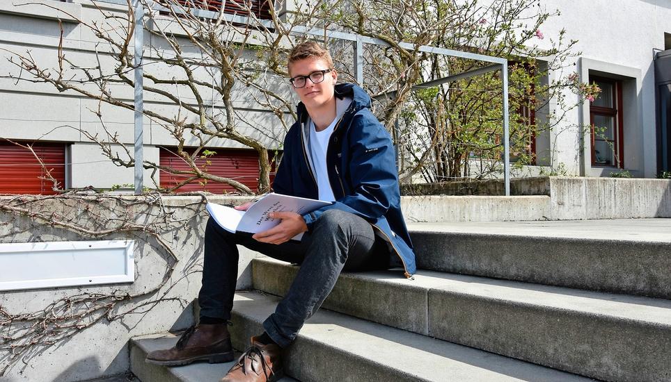 Es war das erste Mal, dass sich Jonas Esterer als Autor versuchte. Bild: Eva Kunz