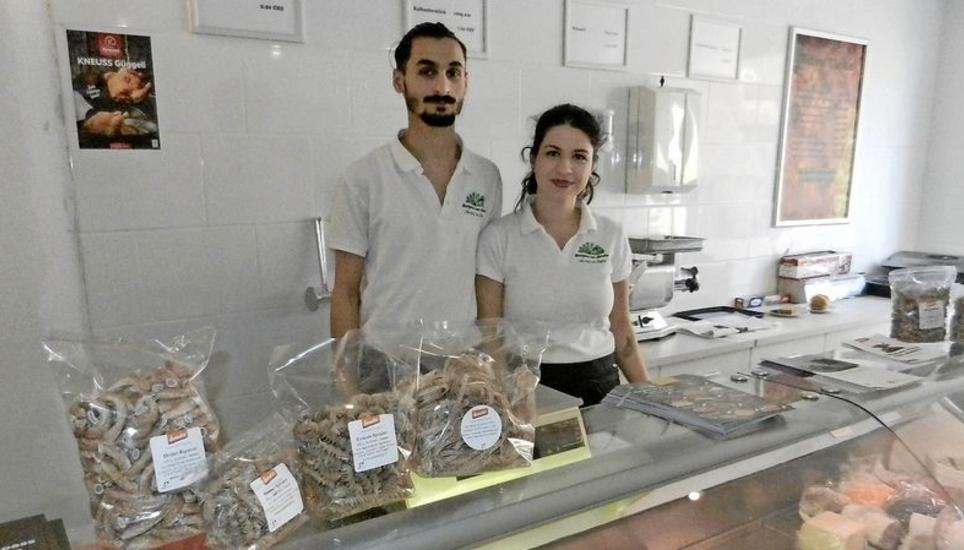 Seydi und Damla Avsar führen die Metzgerei am Randen. Bild: Karl Hotz