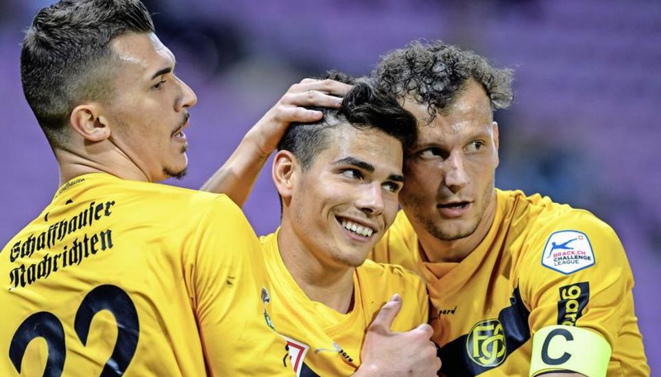 Wollen weiterhin jubeln: die FCS-Spieler Arijan Qollaku, Luca Tranquilli und Imran Bunjaku (von links), der die Captainbinde in der zweiten Hälfte in Genf trug. Bild: Key