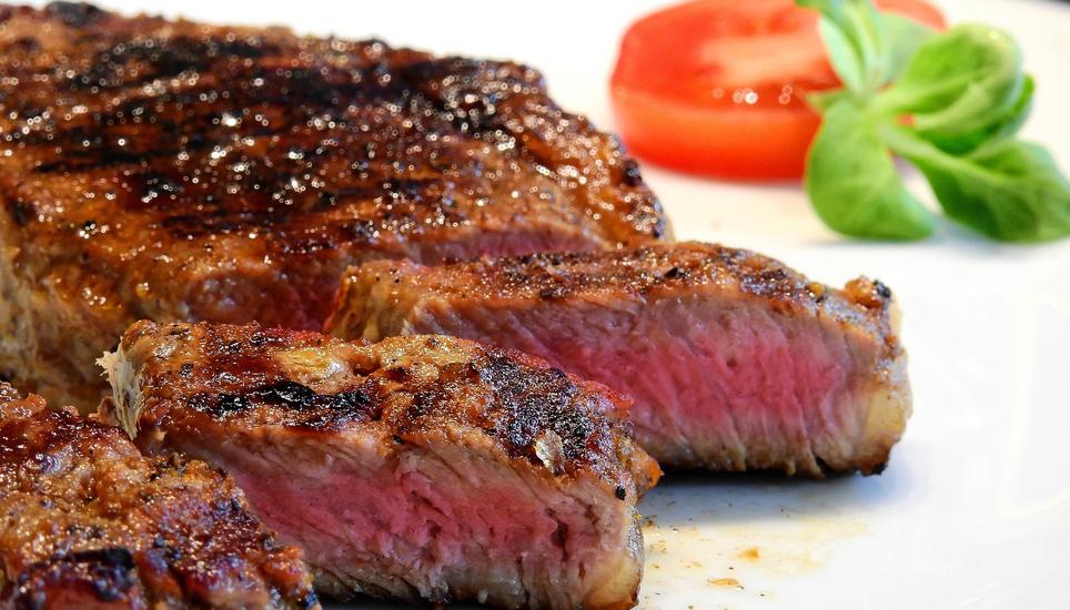 Im «Hirschen» sollen bald Steaks auf den Teller kommen. Symbolbild: Pixabay