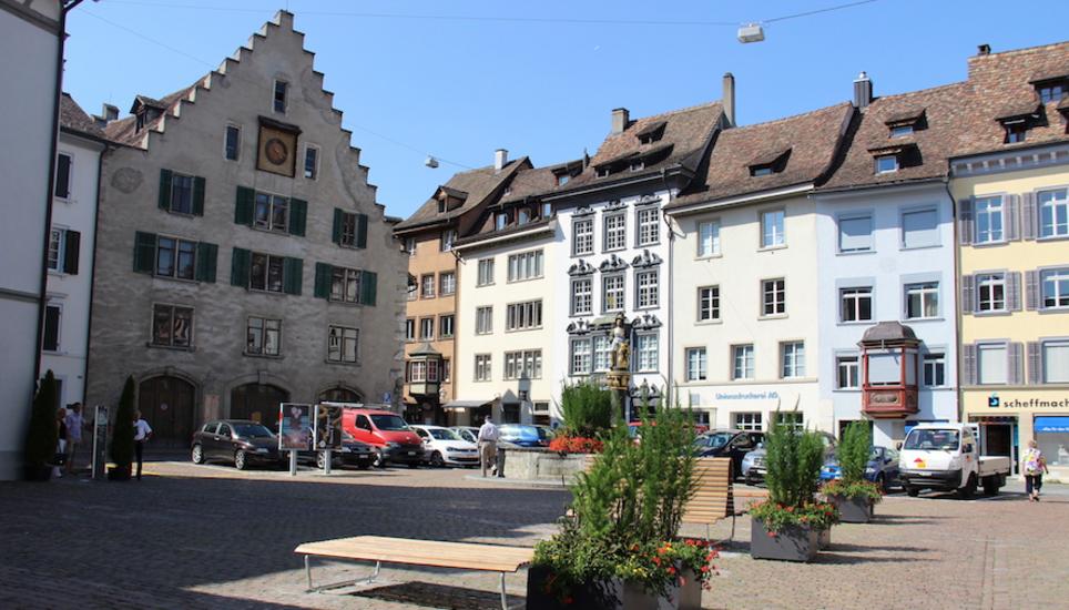 Die Bevölkerung nahm um 640 Personen oder 0.8 Prozent zu.