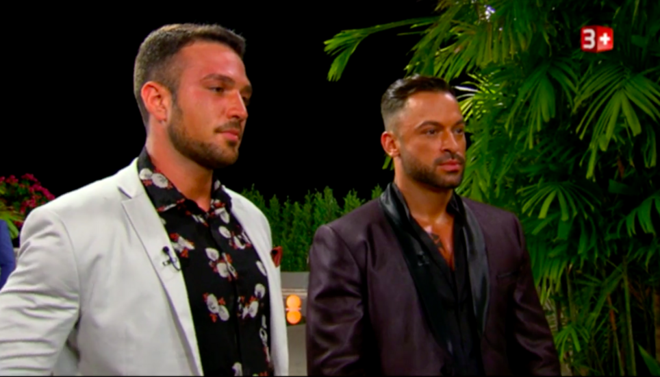 Gerade nocheinmal gut gegangen. Cem und David erhalten eine Rose. Screenshot: 3+