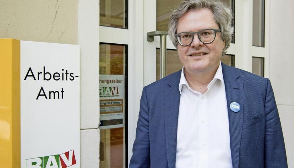 Um den Inländervorrang light umzusetzen, habe das Schaffhauser RAV seine Mitarbeiter um zwei Personen aufgestockt, sagt der Leiter des kantonalen Arbeitsamtes, Vivian Biner. Bild: Jeannette Vogel