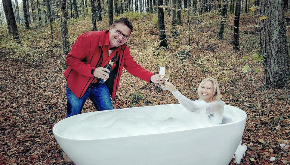 Mit einem Wellnessgefühl in den Tag starten – die Fachleute von Bollinger richten das Bad nach den Wünschen der Kunden ein.