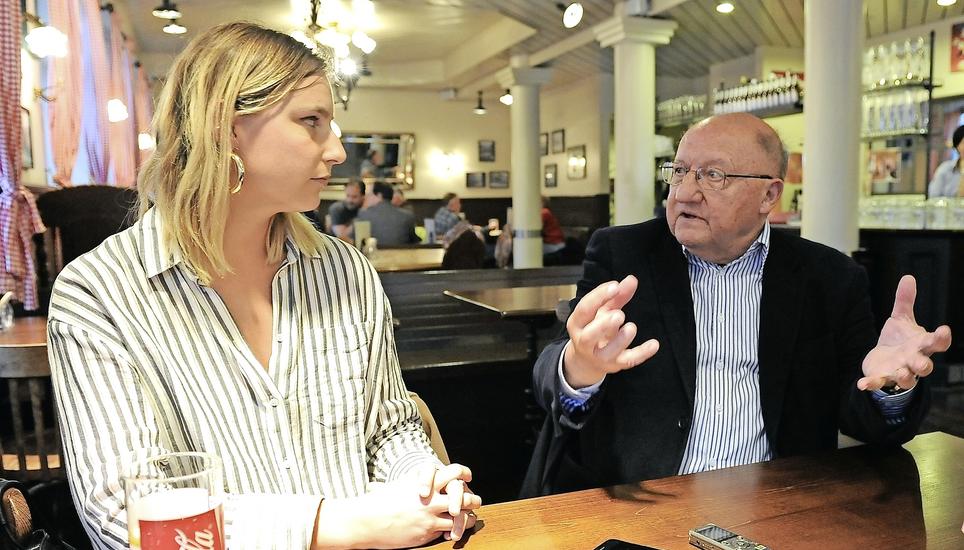 Nachdenken über Rollenbilder, generationenübergreifend: Cécile Moser und Arpad Andreànszky. Bild: Eric Bührer