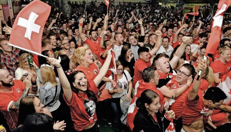 So gross war der Jubel bei der WM 2014 im Mosergarten. Damals hat die Schweiz gegen Honduras gespielt und 3:0 gewonnen. Bild: Selwyn Hoffmann