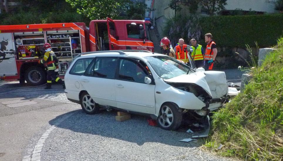 Der 71-Jährige Autofahrer musste ausgeflogen werden. Bild: KaPo Thurgau