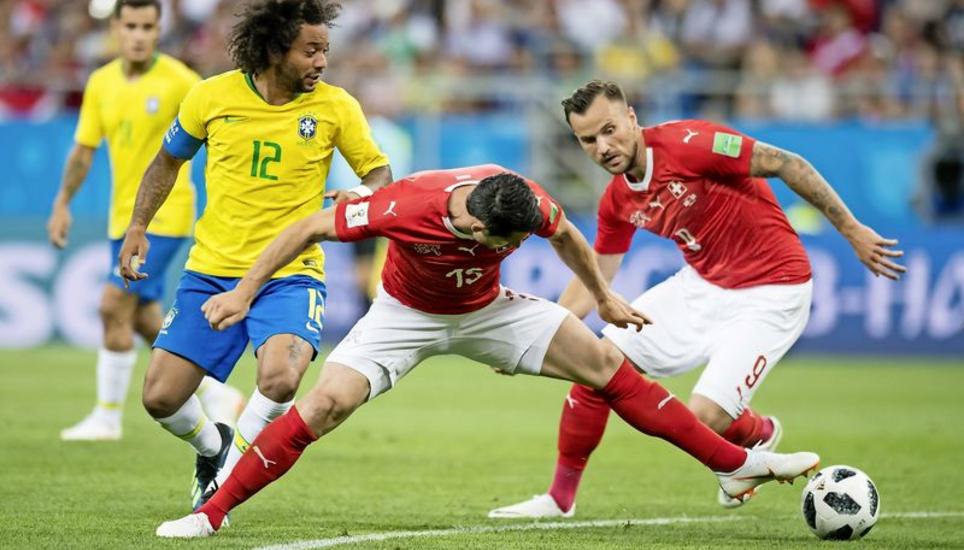 Die Schweizer Nationalmannschaft mit Blerim Dzemaili (M.) und Haris Seferovic (r.) tat sich im Angriff gegen die Brasilianer wie auch gegen Marcelo schwer. BILDER KEY