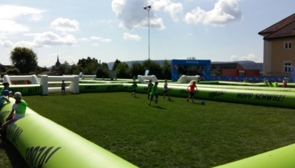 Das Fussballturnier in Hallau. Bild: RM