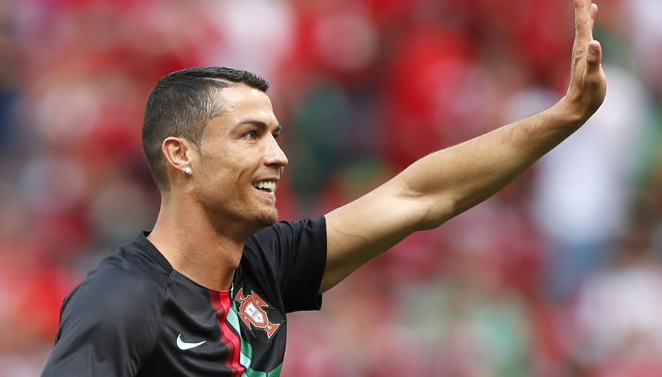 «Knackig auf Facebook oder Instagram zeigt Mann, was er an Muskeln und Gestähltem zu bieten hat. Allen voran Ronaldo.» Bild: Key