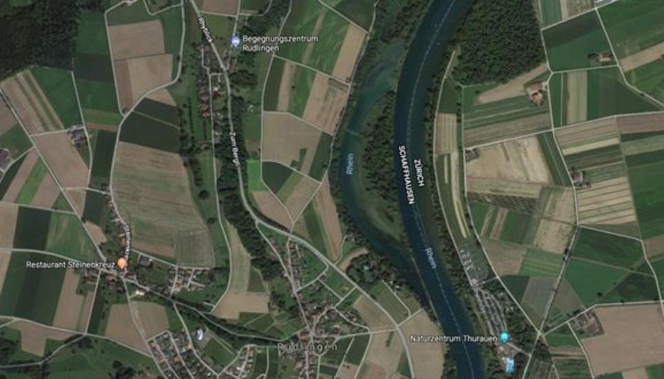 Die Schaffhauser Polizei konnte zwei Jugendliche von der «Unteren Insel» bei Rüdlingen retten. Bild: SHPol