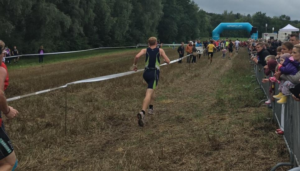 Der Zieleinlauf beim Triathlon 2017. Bild: Radio Munot