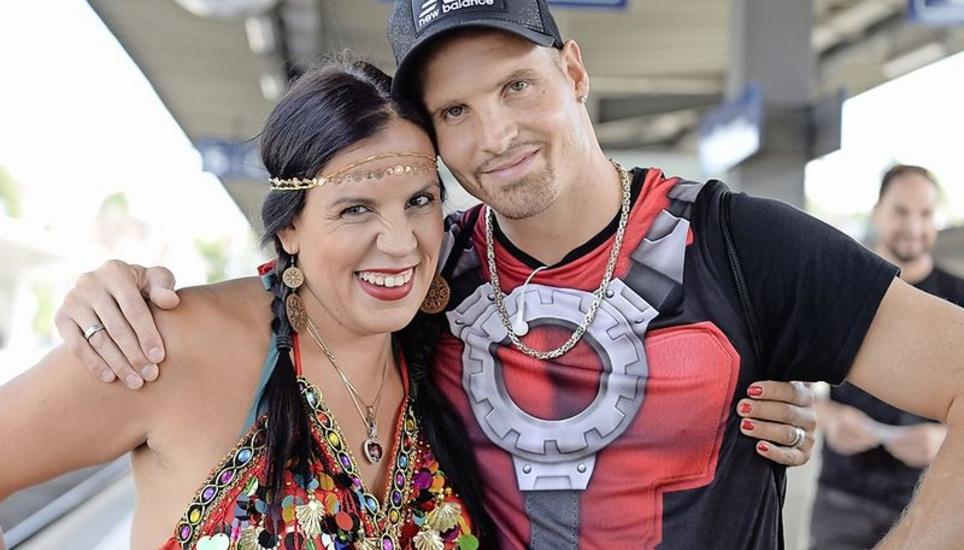 Yamila Ferreira macht sich mit ihrem Freund Sven Bornhauser auf den Weg.