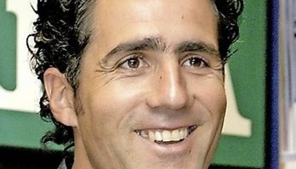 Miguel Indurain: Er wurde einst als physiologisches Wunder, als Ausnahmeathlet gefeiert: Miguel Indurain ist fünffacher Tour-de-France-Sieger, Weltmeister und Olympiasieger. Er ist zum ersten Mal bei der Tortour dabei und bildet mit Martin Elmiger und Silvan Dillier ein 3er-Team.