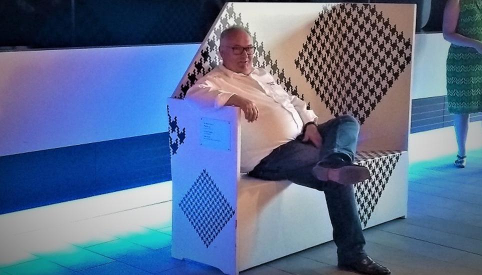 Sitzbank-Vereinspräsident André Müller-Roost beim gestrigen Sitzbank-Apéro. Bild: RM