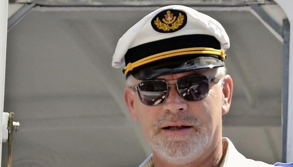 Teil der Uniform:Kapitän Renato Svensson von der URh.