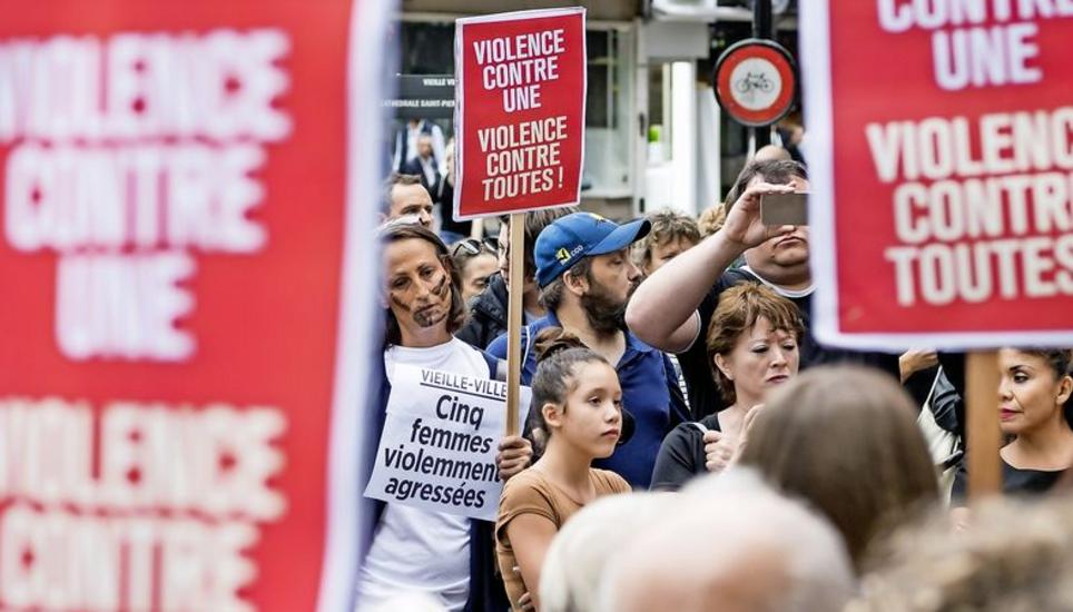 Nach dem Angriff gegen fünf Frauen in Genf vergangene Woche gingen in der Stadt zahlreiche Menschen auf die Strasse, um gegen Gewalt an Frauen zu protestieren. Bild: Key