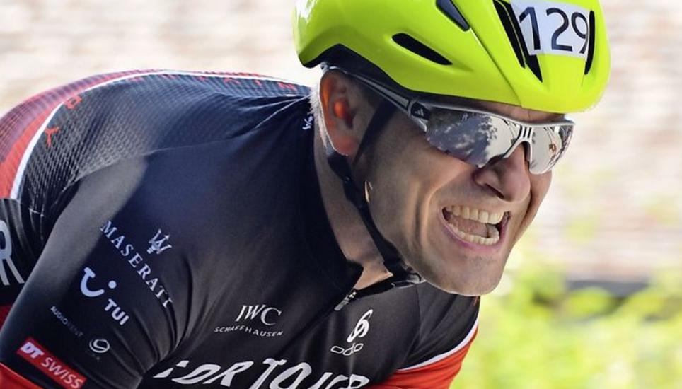 Grosser Einsatz für den Sieg: Thomas Schiegg, Sieger der Sprintkategorie an der Tortour. Bild: Roger Brütsch
