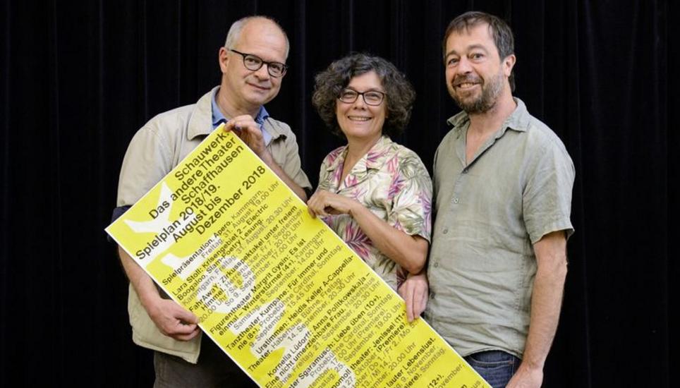 Freuen sich schon auf die kommende Schauwerk-Saison: (v. l.) Jürg Schneckenburger vom Jugendclub Momoll-Theater, Katharina Furrer vom Schauwerk und Stefan Colombo vom Theater Sgaramusch. Bild: Selwyn Hoffmann