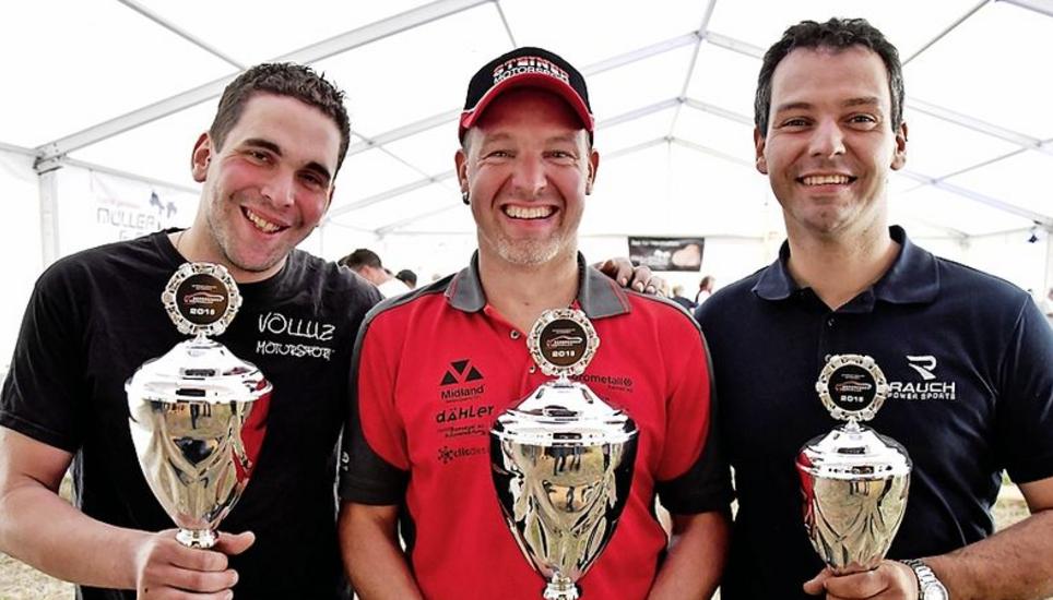 Das Podest im Gesamtklassement: Sieger Marcel Steiner (M.), Joel Volluz (l.) und Christoph Lampert.