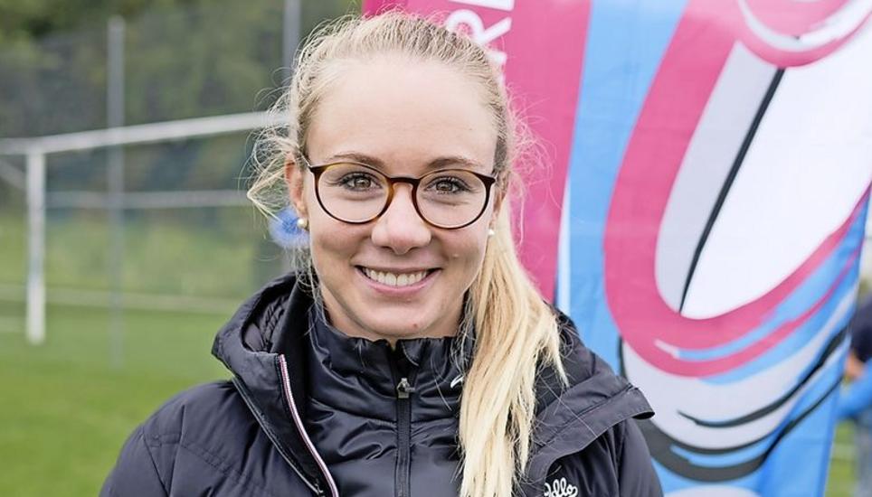Die ehemalige Kunstturnerin Ariella Kaeslin freute sich über die vielen Kinder, die bei der Autogrammstunde vorbeikamen.