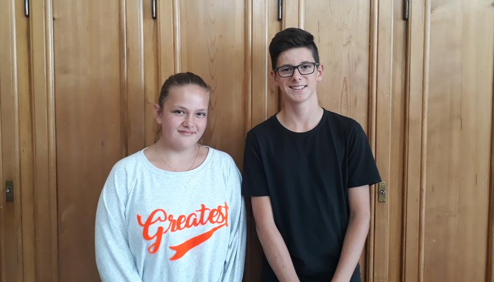 Carmen Vecchi und Dario Stamm von der Klasse 3SA. Bild: RM