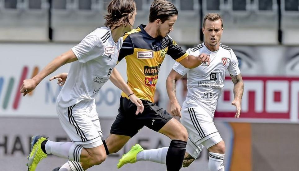 Zielstrebig: FCS-Stratege Miguel Castroman (Mitte) lässt sich derzeit nicht einmal von zwei Gegenspielern aufhalten. Bild: alb