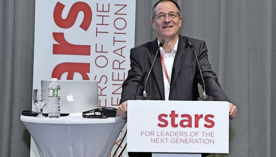 Stars-Gründer Toni Schönenberger wird bei seiner Arbeit von vier Personen unterstützt. Bild: zvg