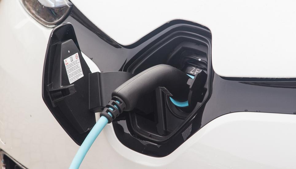 Beim Schloss Laufen werden vier Ladestationen für Elektroautos gebaut. Symbolbild: Pixabay
